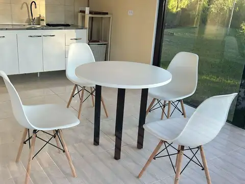 Casa 2 ambientes con 1 baño