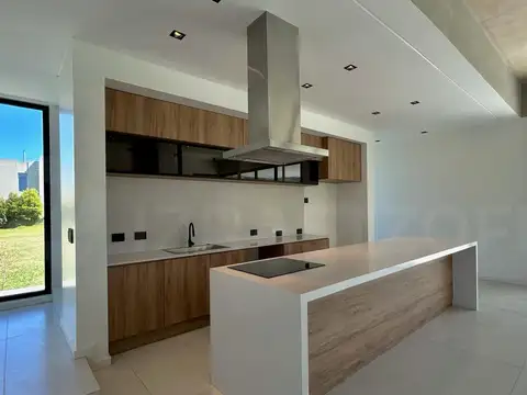 Casa moderna en venta en Nordelta, Barrio Las Tipas, 3/4 dormitorios