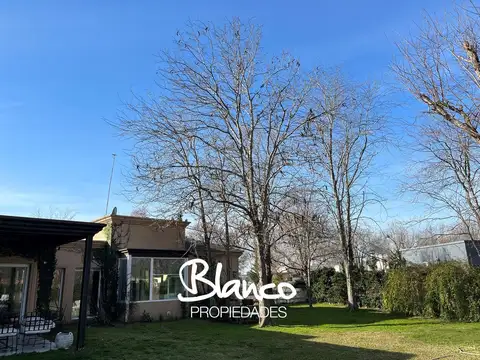 Casa 5 ambientes con 3 baños