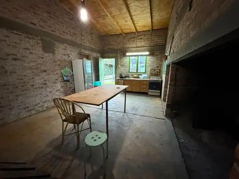 VENDO CASA SOBRE DOS TERRENOS