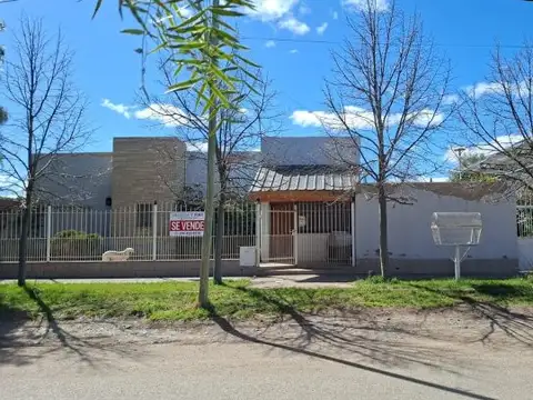 VENDO CASA EN VILLA MANZANO RIO NEGRO