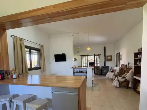 Casa 5 ambientes con 3 baños