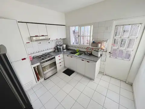TRIPLEX EN ALQUILER EN OLIVOS - 3 DORMITORIOS - PATIO - COCHERA - 50% OFF EN EL INGRESO 