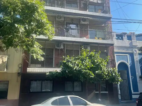 Departamento 2 ambientes muy bien ubicado.