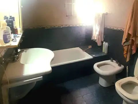 Casa 4 ambientes con 1 baño