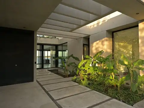 Casa al lago central en venta 4 dormitorios en suite