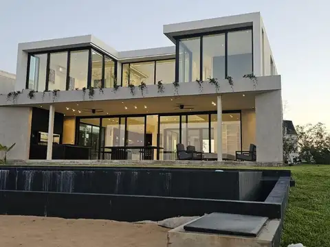 Casa en Venta en Puertos - Barrio Marinas, USD 1.680.000