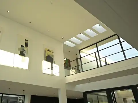 Casa al lago central en venta 4 dormitorios en suite