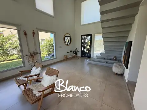 Casa en Venta al Este