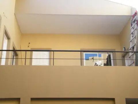 Depto Tipo Casa en Alquiler con 1 cocheras