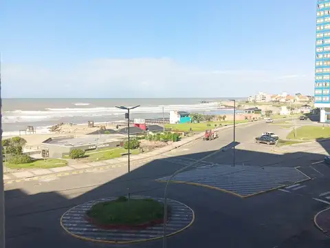 Av 23 - Mitre 600, Piso 2