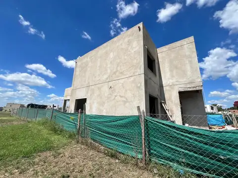 Casa en Venta en Pilar Del Este - Santa Elisa, USD 220.000