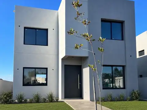 Casa con pileta en Pilar del Este Santa Elisa terminada!