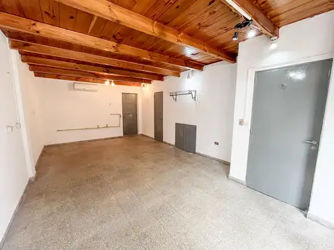 Local en Alquiler en Abasto, $ 420.000