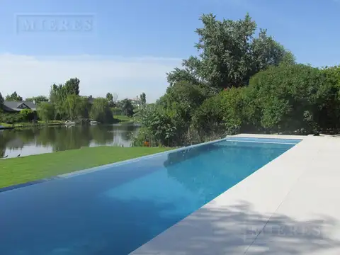 Casa en Venta en Santa Barbara, USD 1.700.000