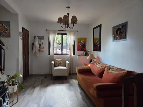 Depto Tipo Casa en Venta de 4 ambientes