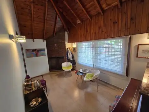 Casa 5 ambientes con 3 baños