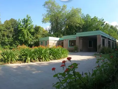 HERMOSA QUINTA EN EL BARRIO EL CAZADOR DE BELÉN DE ESCOBAR