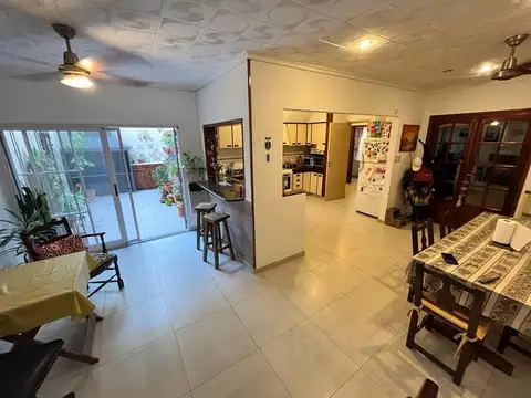 Venta de PH de 4 amb al frente c/ cochera! Haedo Sur