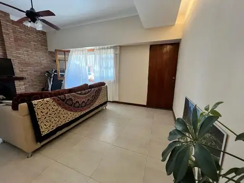 Depto Tipo Casa en Venta con 1 cocheras