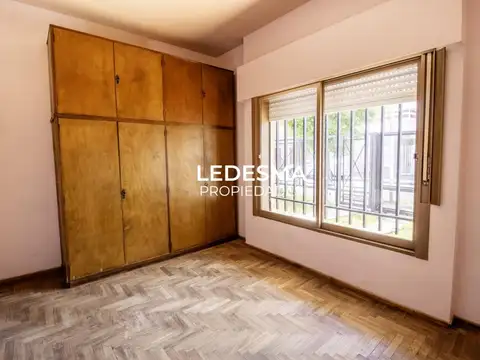 CASA 2 AMBIENTES  CON GARAGE Y PATIO