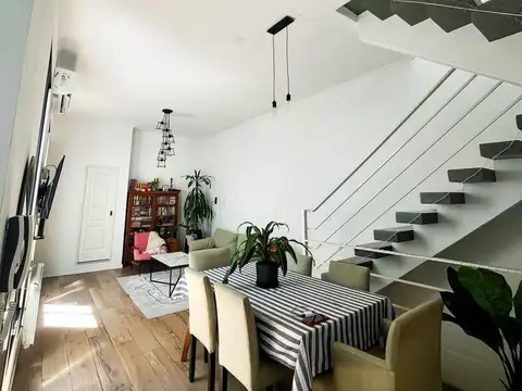 Depto Tipo Casa en Venta 5 años
