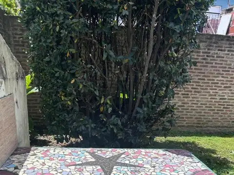 CASA CON QUINCHO Y DEPARTAMENTO INDEPENDIENTE