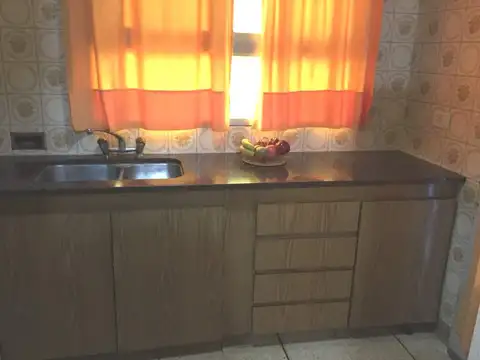 Departamento 5 ambientes con 1 baño