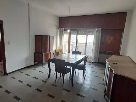 PH 3 AMB PLANTA ALTA AL FRENTE CON BALCON, PATIO Y TERRAZA, SIN EXPENSAS.REF.862