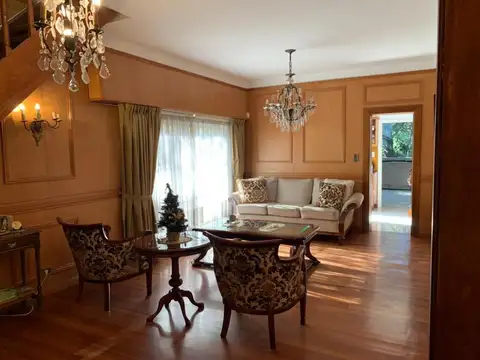 Casa 5 ambientes con 4 baños