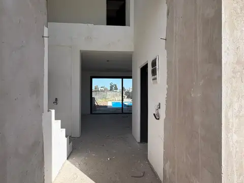 Casa 4 ambientes con 2 baños