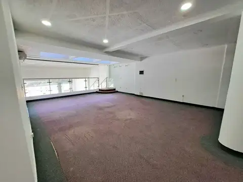 VENTA LOCAL COMERCIAL CON RENTA TRES CRUCES