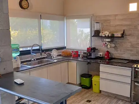 Casa en Alquiler Temporal con 2 cocheras