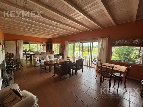 Casa 5 ambientes con 3 baños