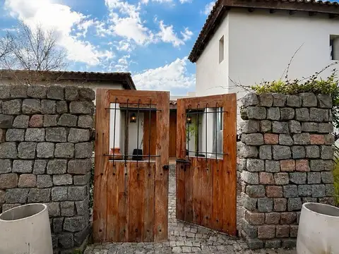 Casa 3 ambientes con 2 baños