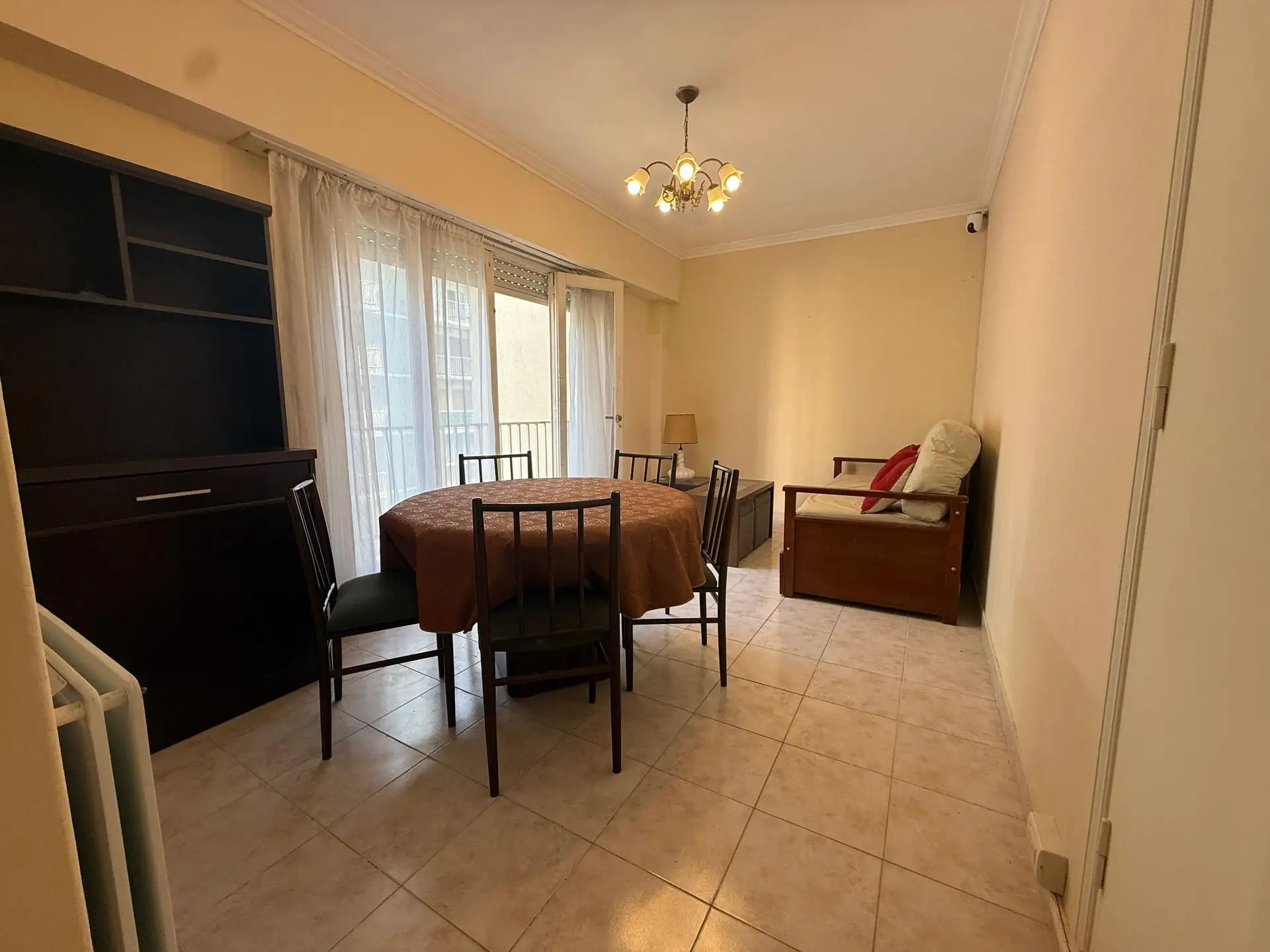 Venta dpto 2 amb con balcón al frente zona centro