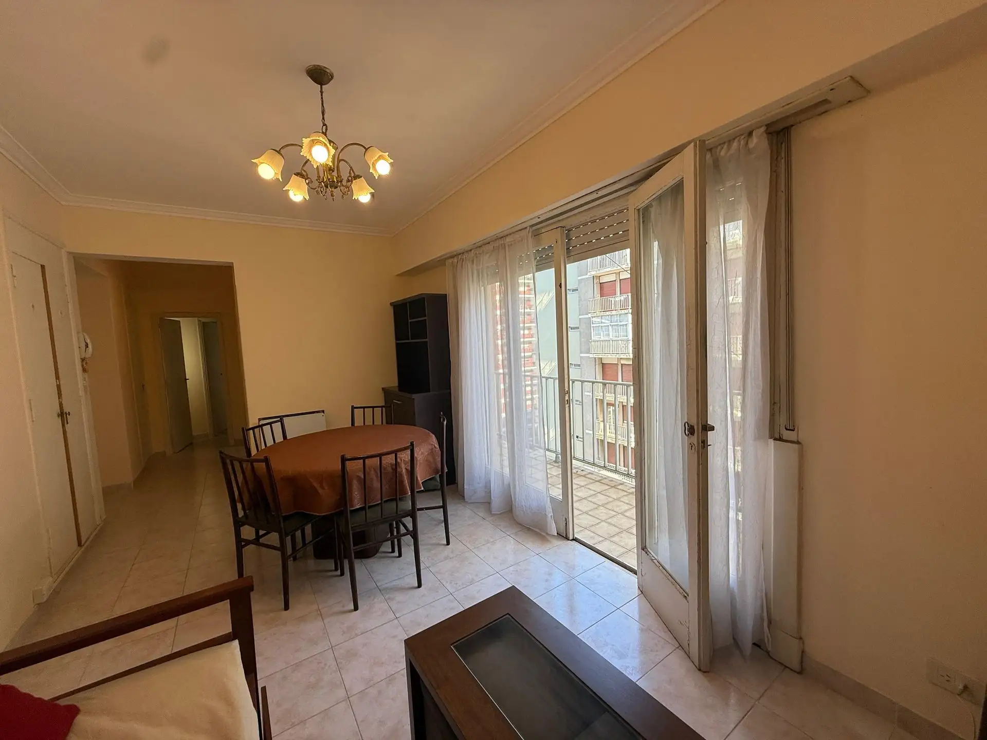 Venta dpto 2 amb con balcón al frente zona centro
