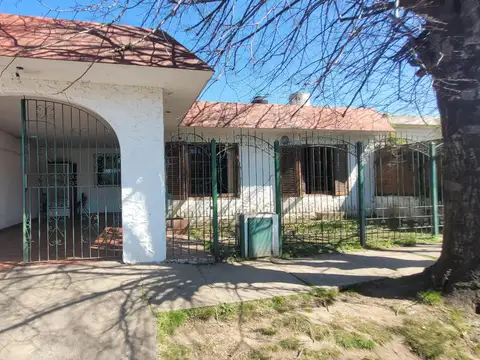 CASA EN VENTA EN BERAZATEGUI