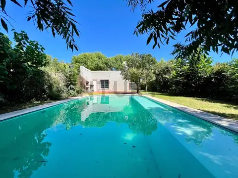 Venta Casa de 2 Dormitorios con piscina en Roldán