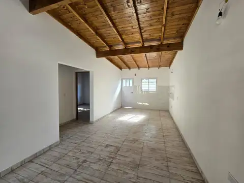 Casa 3 ambientes con 1 baño