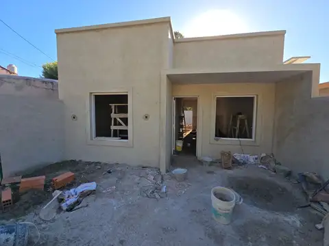 Casa 3 ambientes con 1 baño