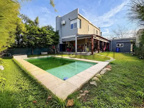 VENTA Casa de 2 Dormitorios + comodín con pileta en Tierra de Sueños III