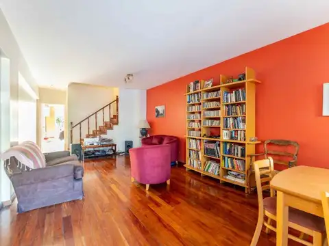 Casa 5 ambientes con 2 baños