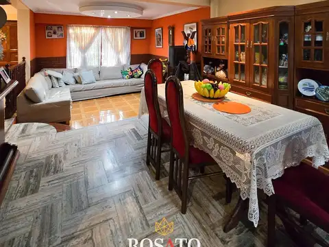 Casa en Venta con 1 cochera