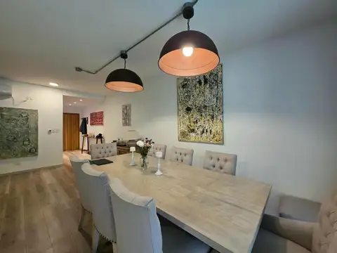 Casa 4 ambientes con 5 baños