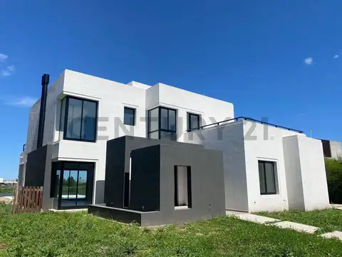 Casa en Venta en Barrio El Cazador, USD 415.000