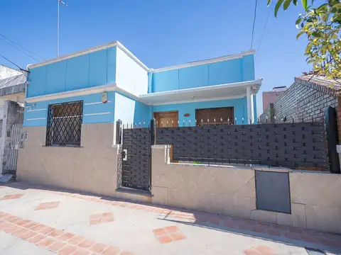 VENTA CASA 3 AMB VILLA MADERO CON QUINCHO Y PILETA