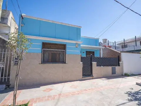 VENTA CASA 3 AMB VILLA MADERO CON QUINCHO Y PILETA