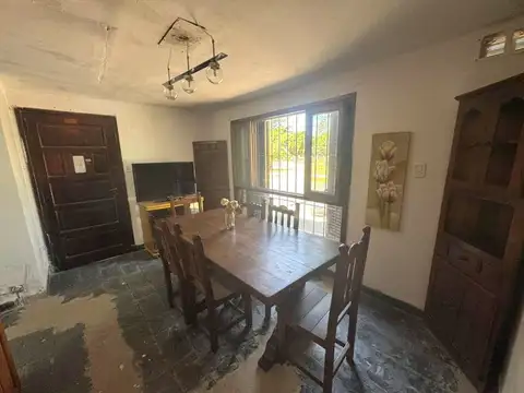 Casa 5 ambientes con 2 baños