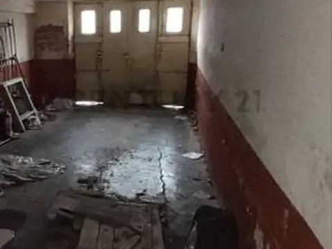 Plaza Màximo Paz 100, Piso 0